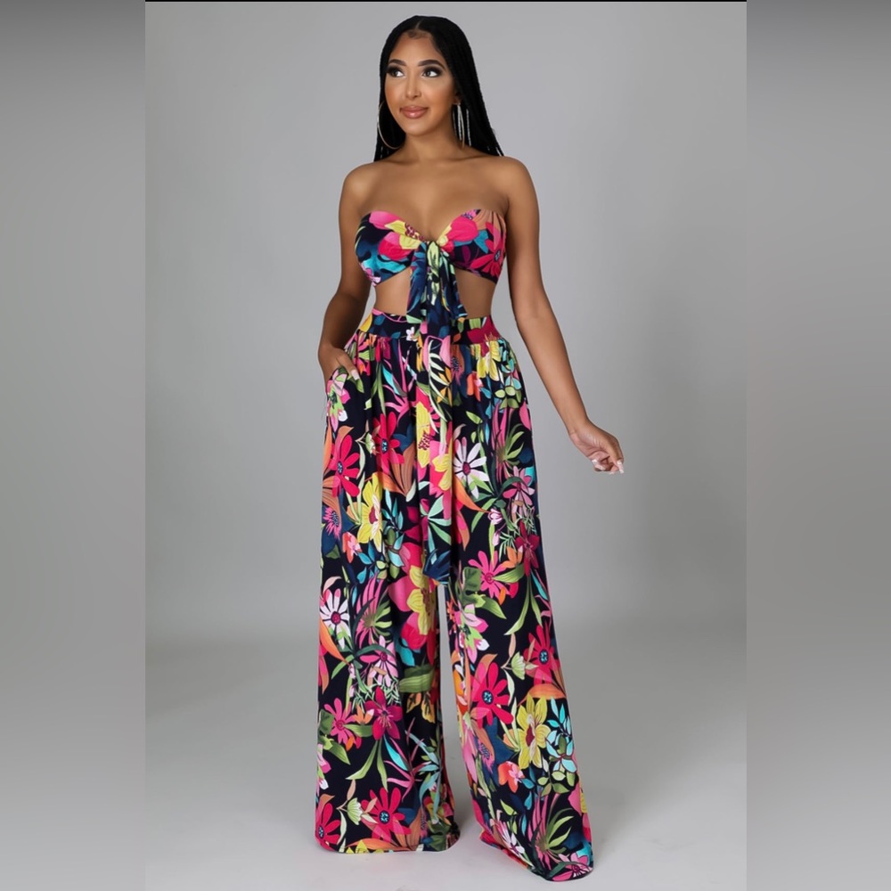 Gorgeous 2 piece pants set. Sz S. Could wear in multiple ways. NWT. Fashion 💣🔥